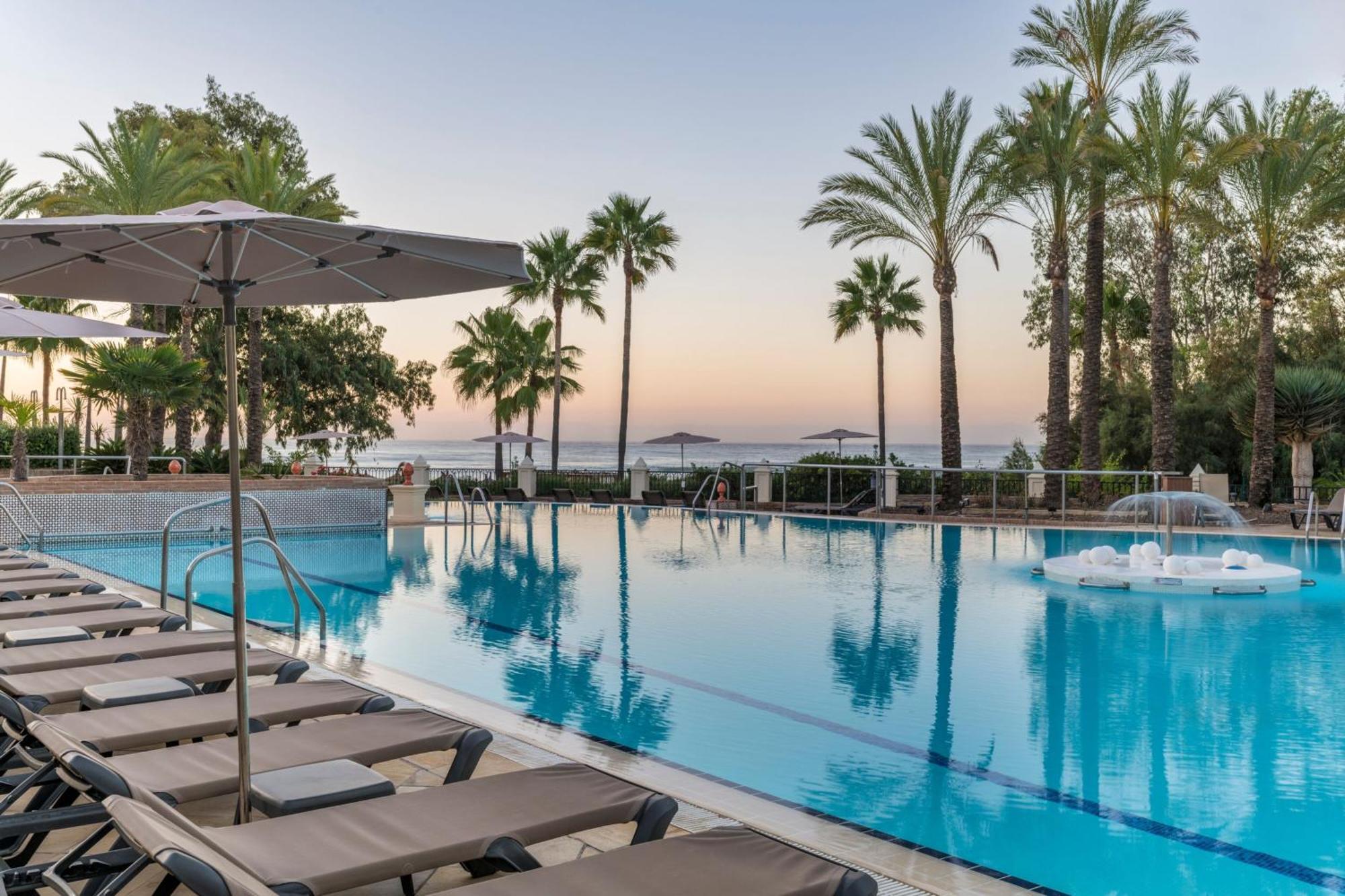 Marriott's Playa Andaluza, A Marriott Vacation Club Resort Estepona Esterno foto
