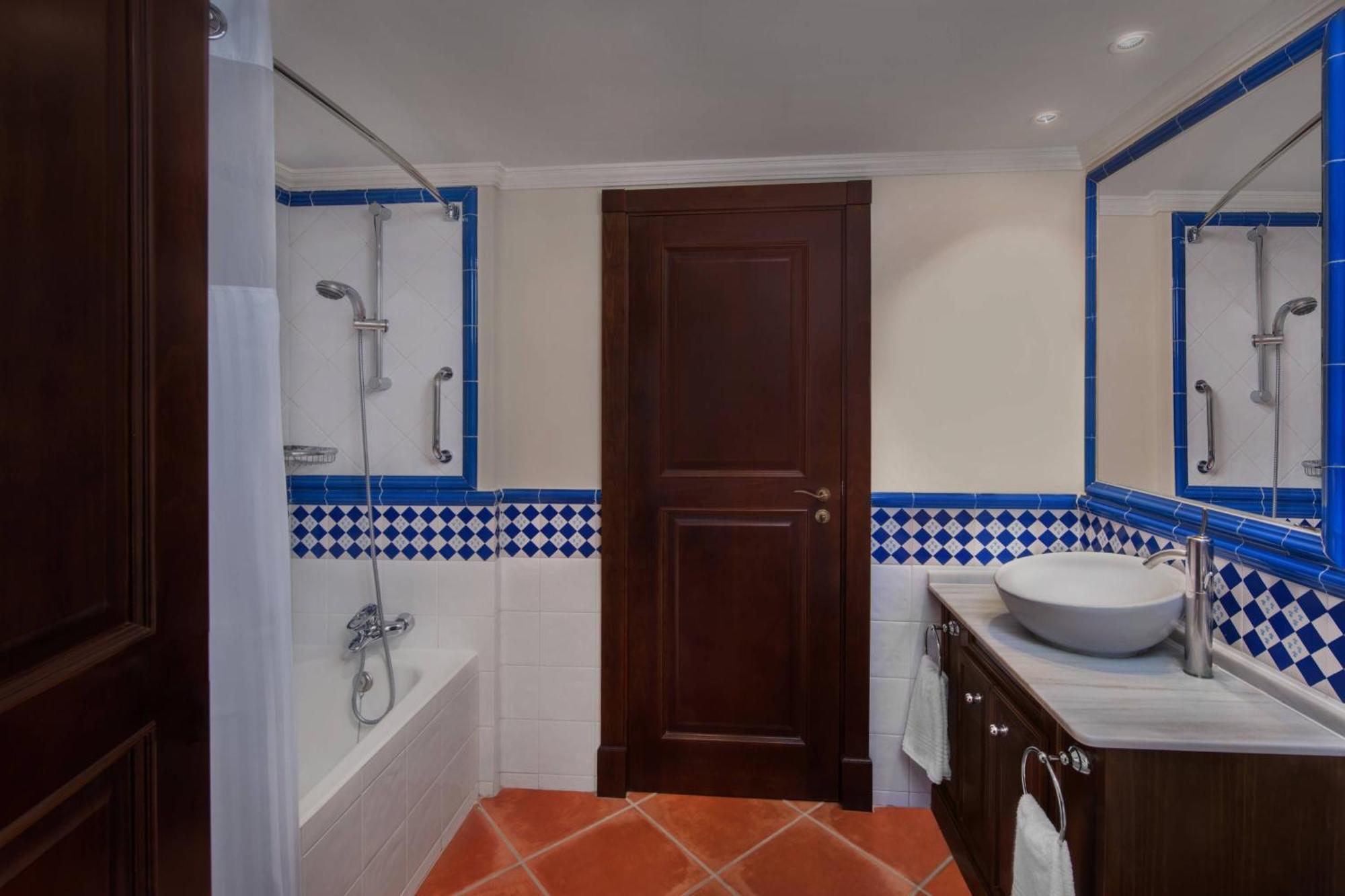 Marriott's Playa Andaluza, A Marriott Vacation Club Resort Estepona Esterno foto